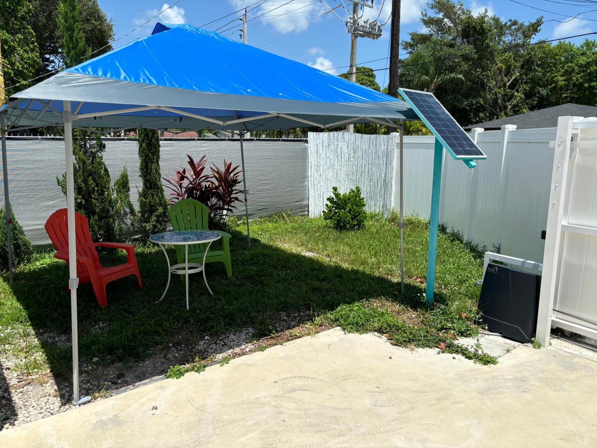 Mini House Oasis Hotel Miami Springs Exterior photo